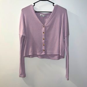 Hollister purple v neck long sleeve crop top. size XS, good condition.